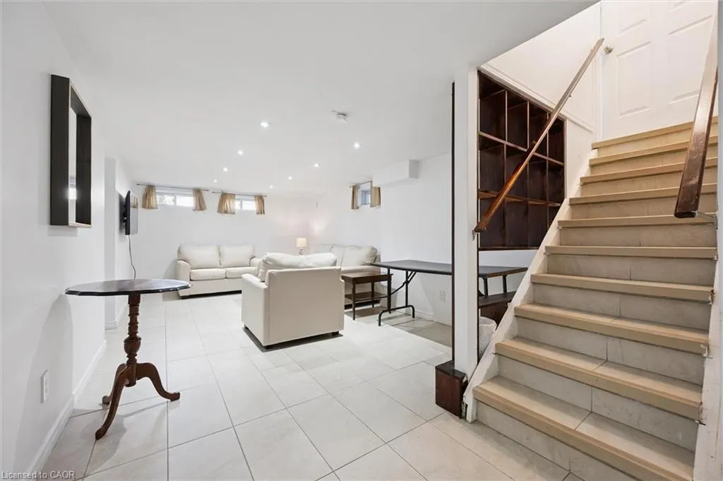 18 Cambridge Avenue, #Lower