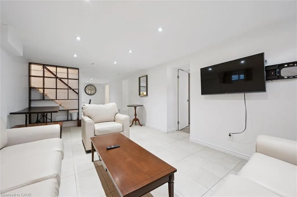 18 Cambridge Avenue, #Lower
