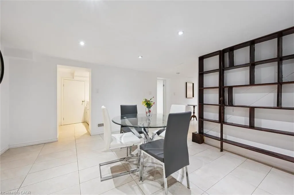 18 Cambridge Avenue, #Lower