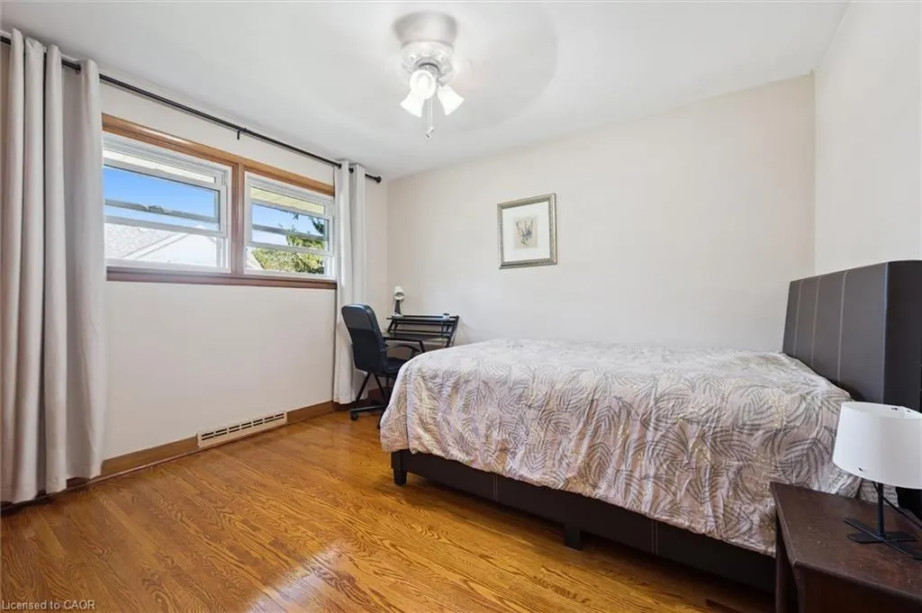 18 Cambridge Avenue, #Rms. 1 & 3