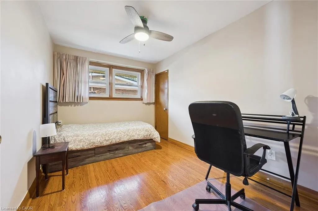 18 Cambridge Avenue, #Rms. 1 & 3