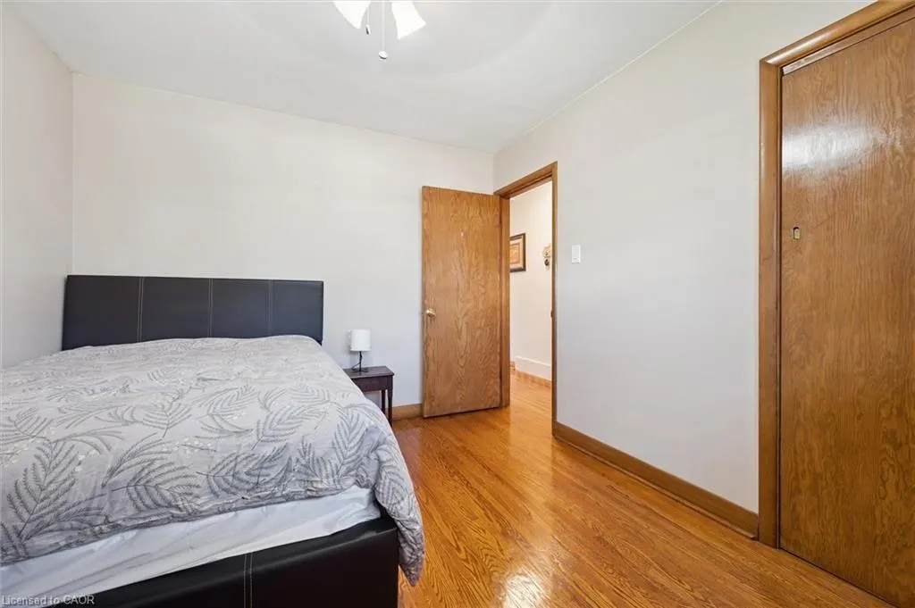 18 Cambridge Avenue, #Rms. 1 & 3