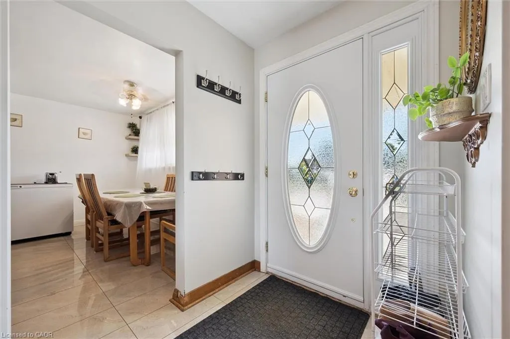 18 Cambridge Avenue, #Rms. 1 & 3