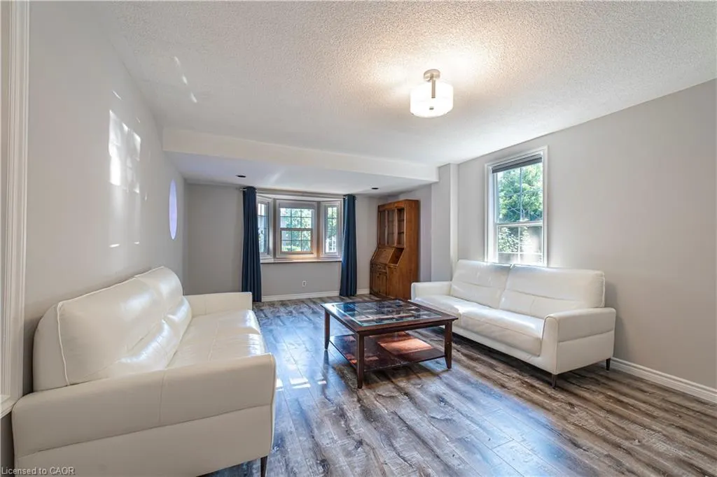 12 Maple Avenue