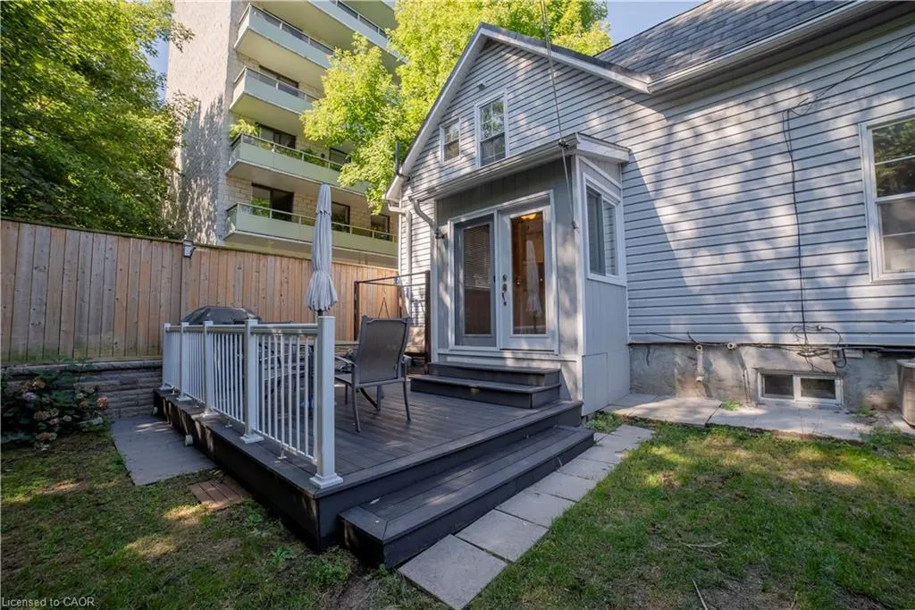 12 Maple Avenue