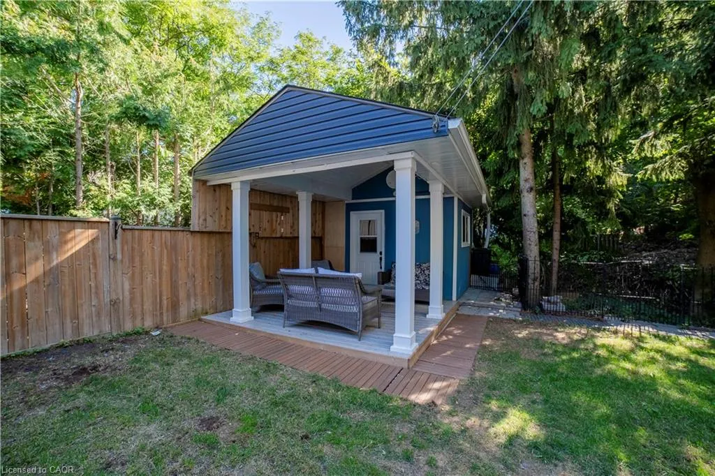 12 Maple Avenue