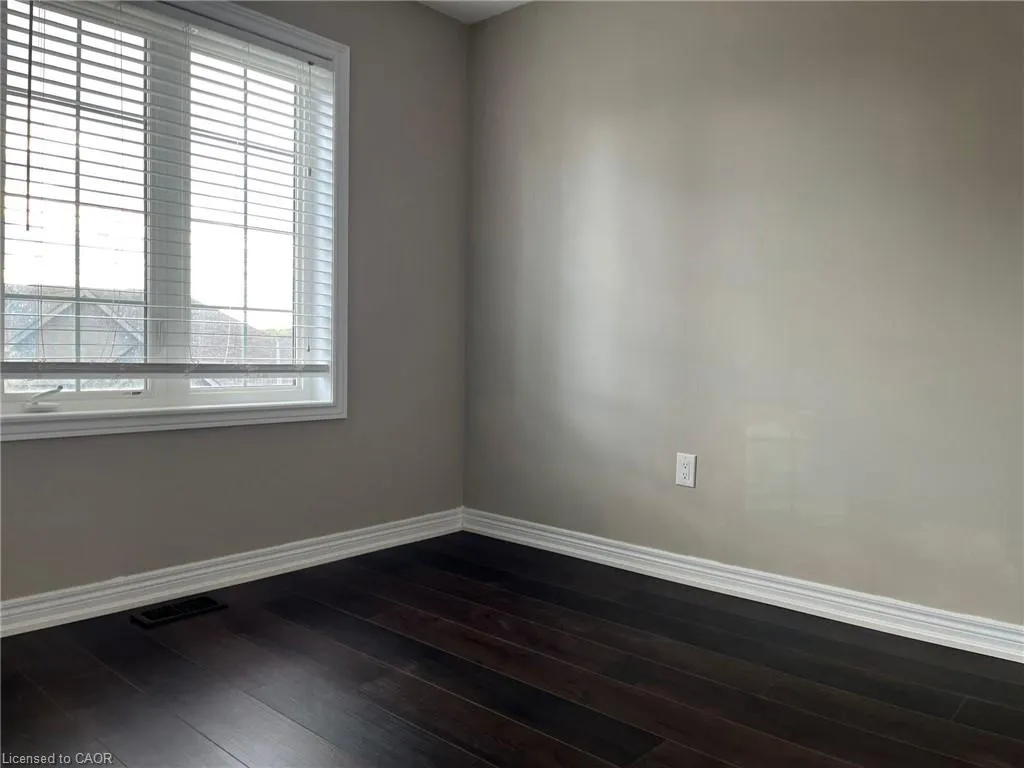 377 Cranbrook Common