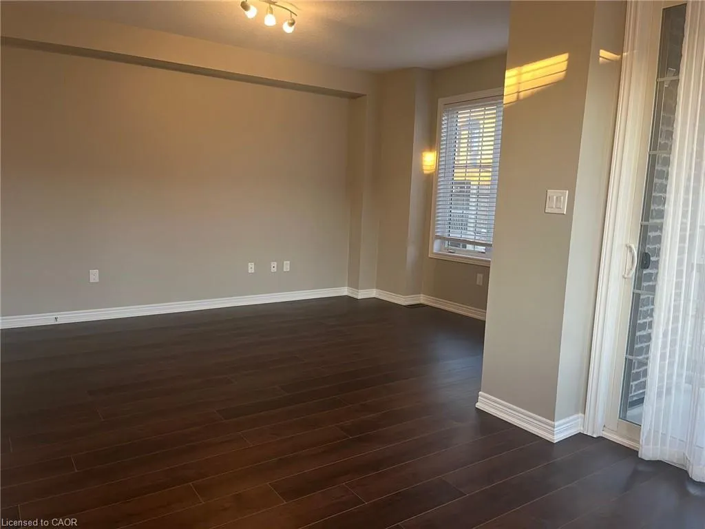 377 Cranbrook Common