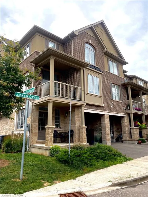 377 Cranbrook Common
