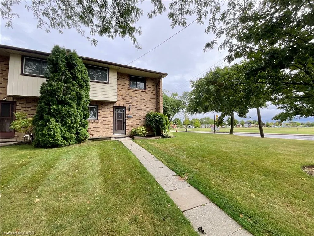 4 Rosanne Crescent