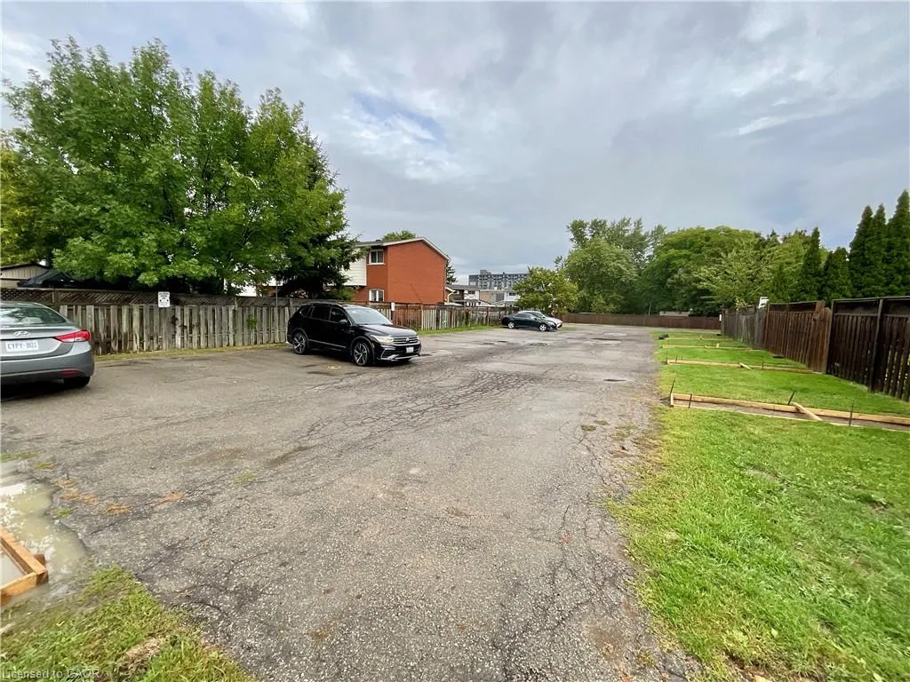 4 Rosanne Crescent