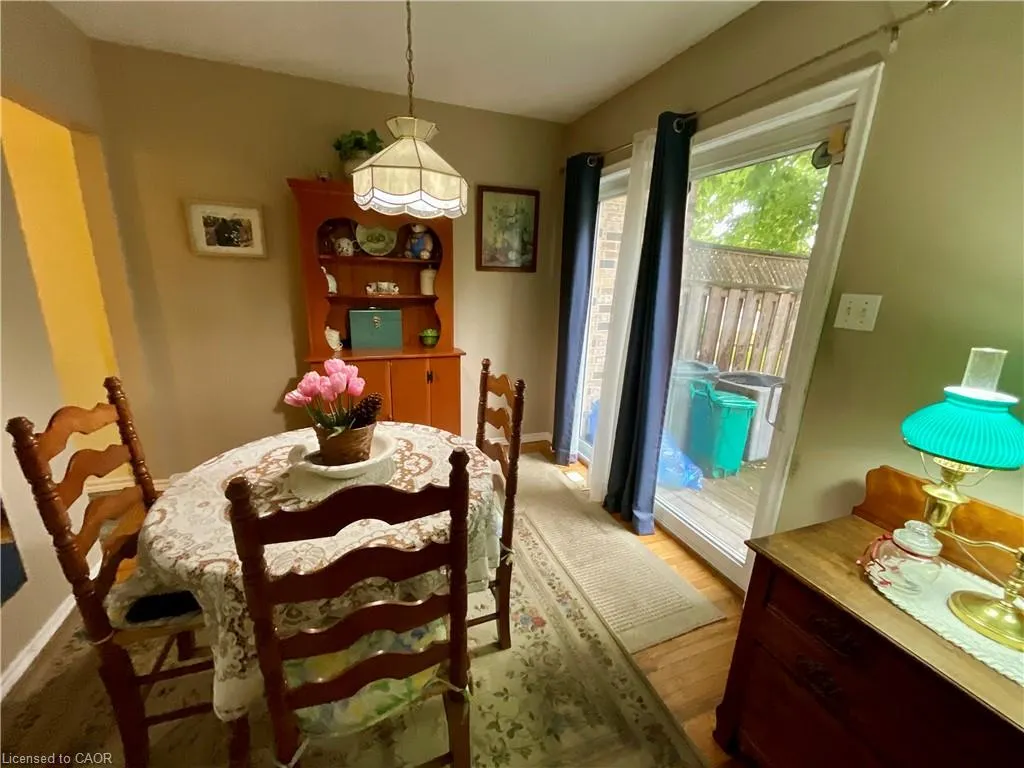 4 Rosanne Crescent