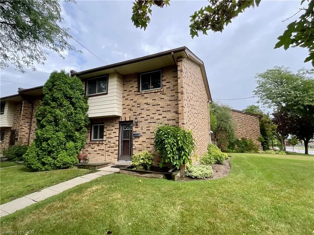 4 Rosanne Crescent