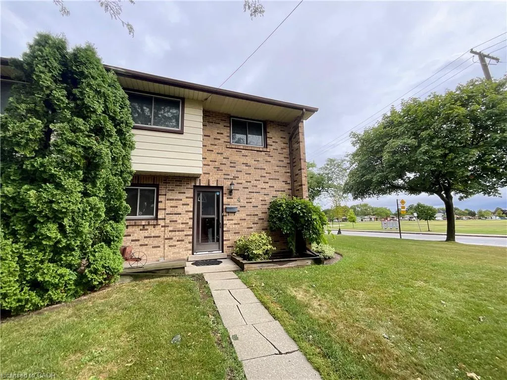 4 Rosanne Crescent