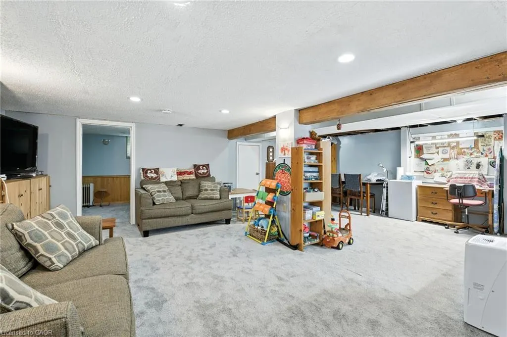 11 James Avenue