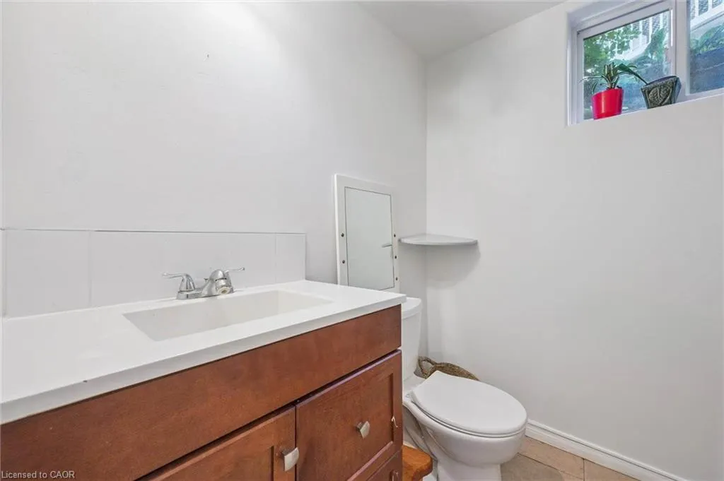 15 Avra Court