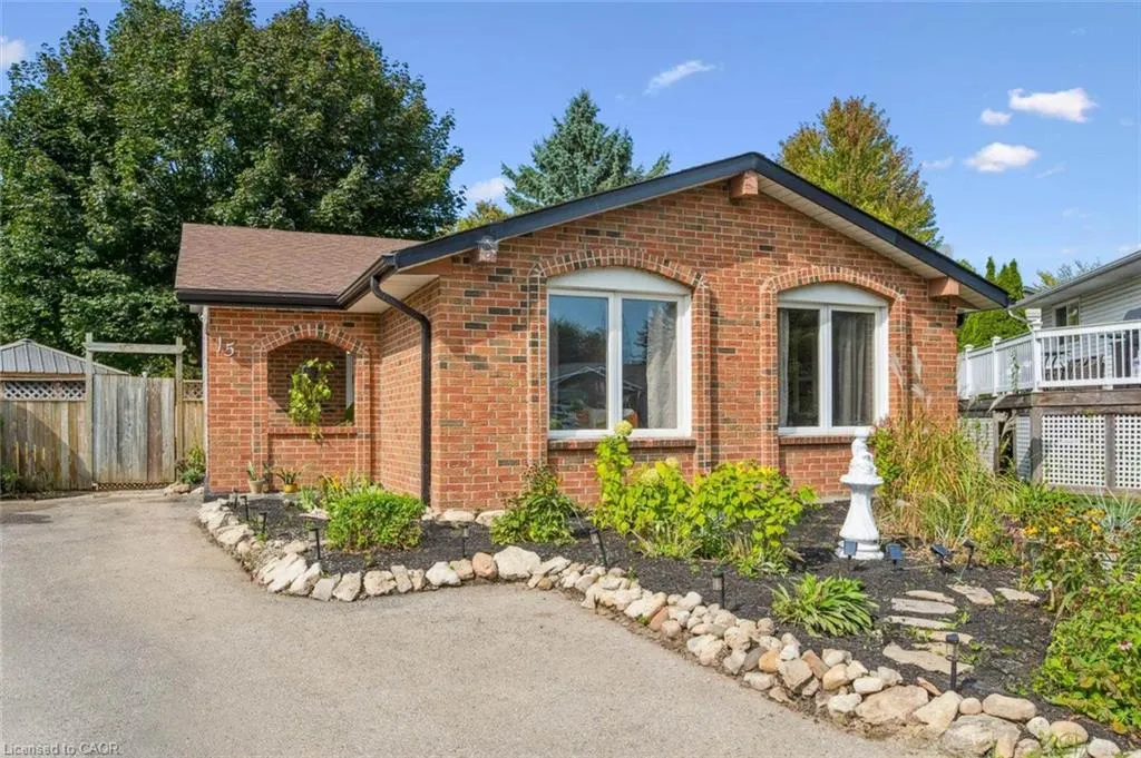 15 Avra Court