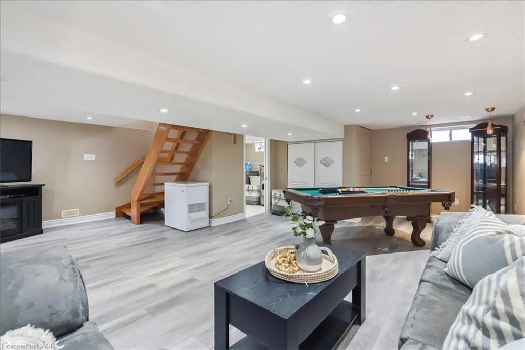 269 East 25th Street