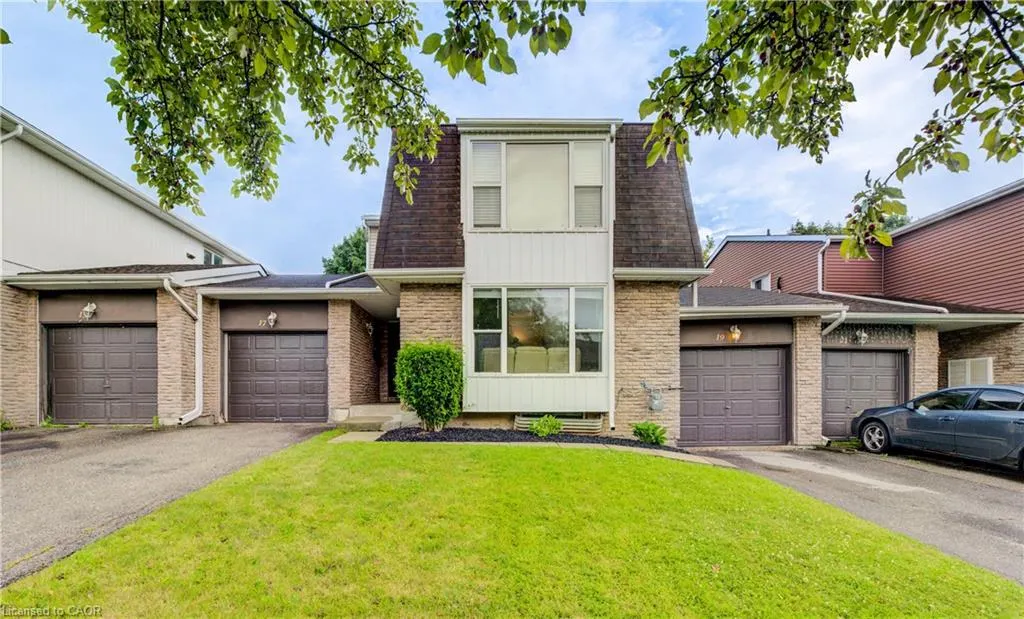 19 Hillbrook Crescent