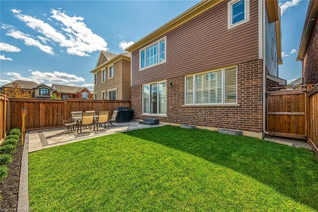 1459 Sycamore Garden
