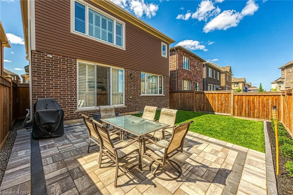 1459 Sycamore Garden