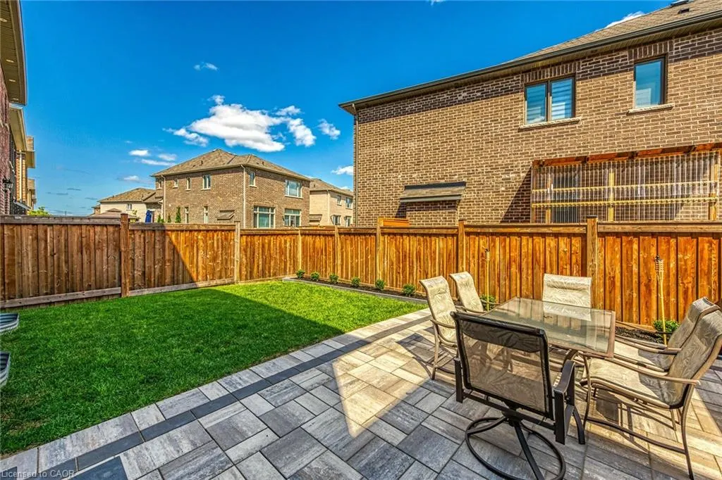 1459 Sycamore Garden