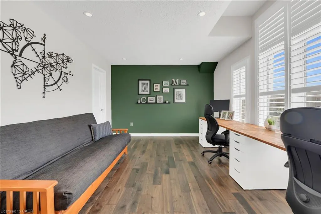 1459 Sycamore Garden