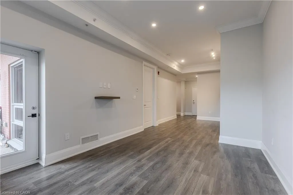 4040 Upper Middle Road, #117