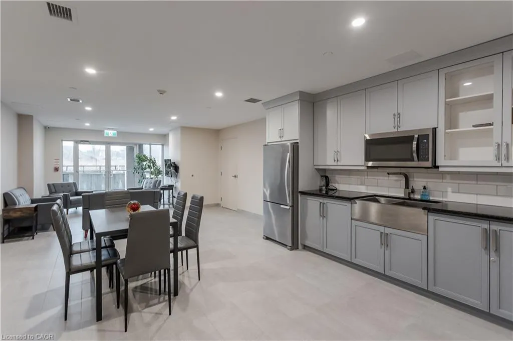 4040 Upper Middle Road, #117