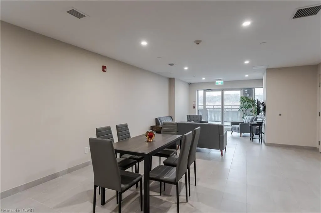 4040 Upper Middle Road, #117