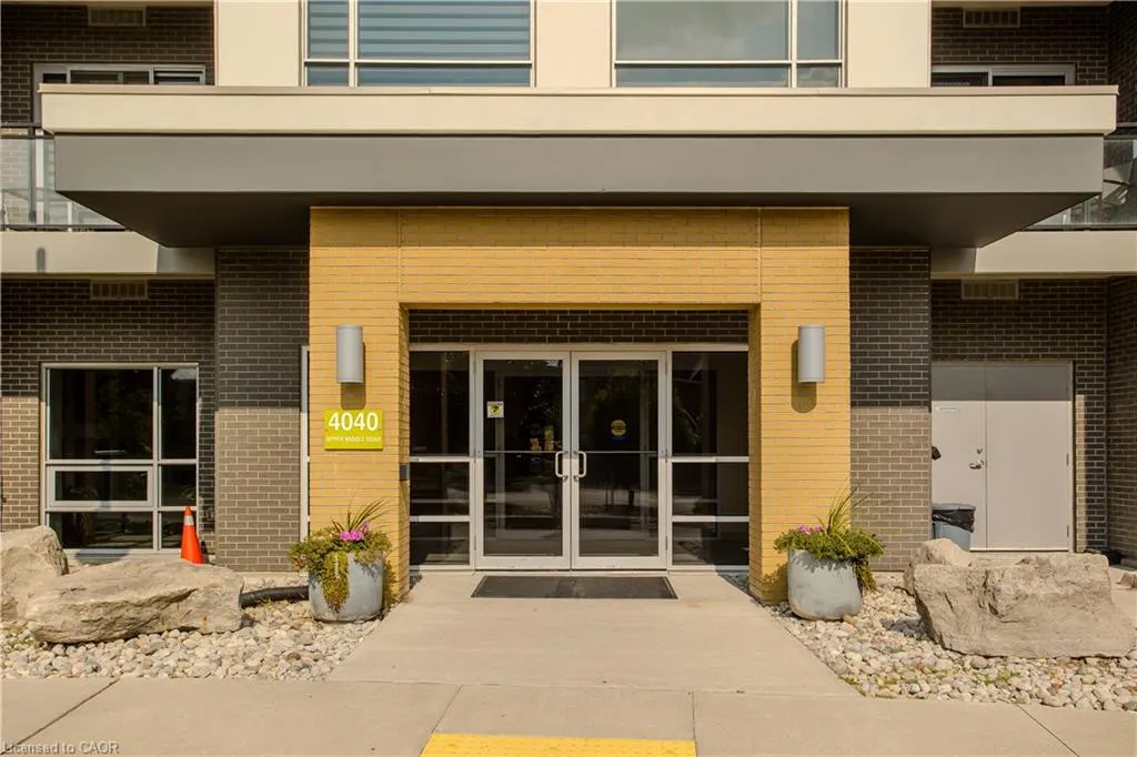4040 Upper Middle Road, #117