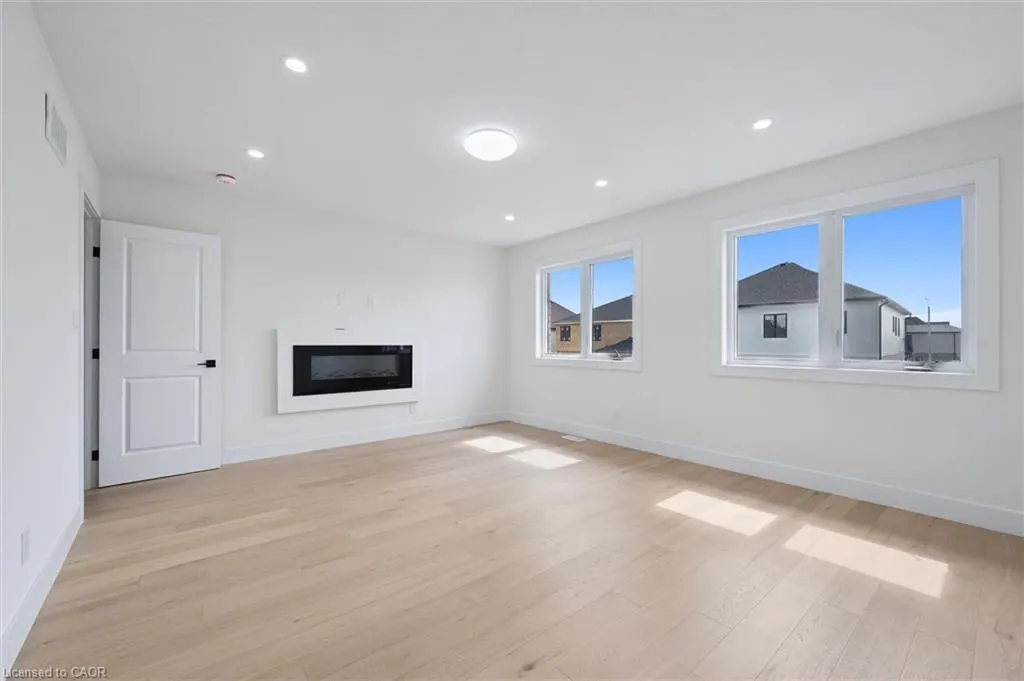 76 Sass Crescent