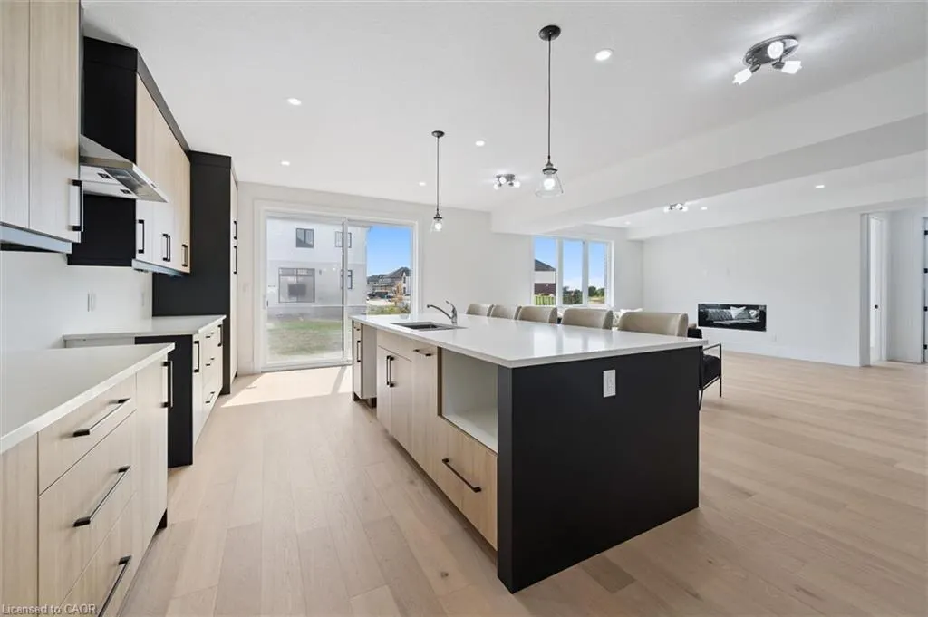 76 Sass Crescent