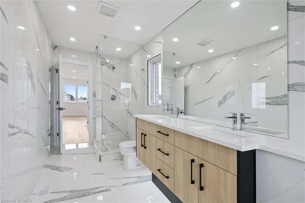 76 Sass Crescent