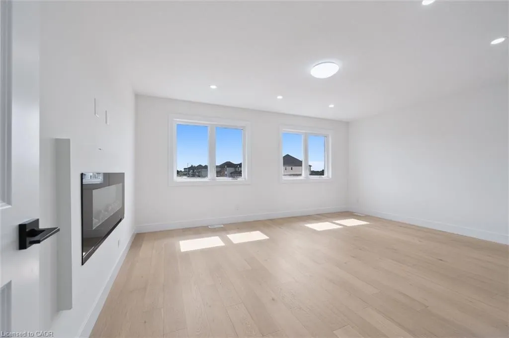 76 Sass Crescent