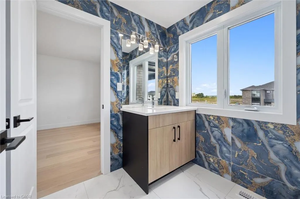 76 Sass Crescent