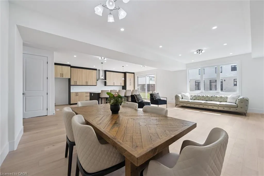 76 Sass Crescent