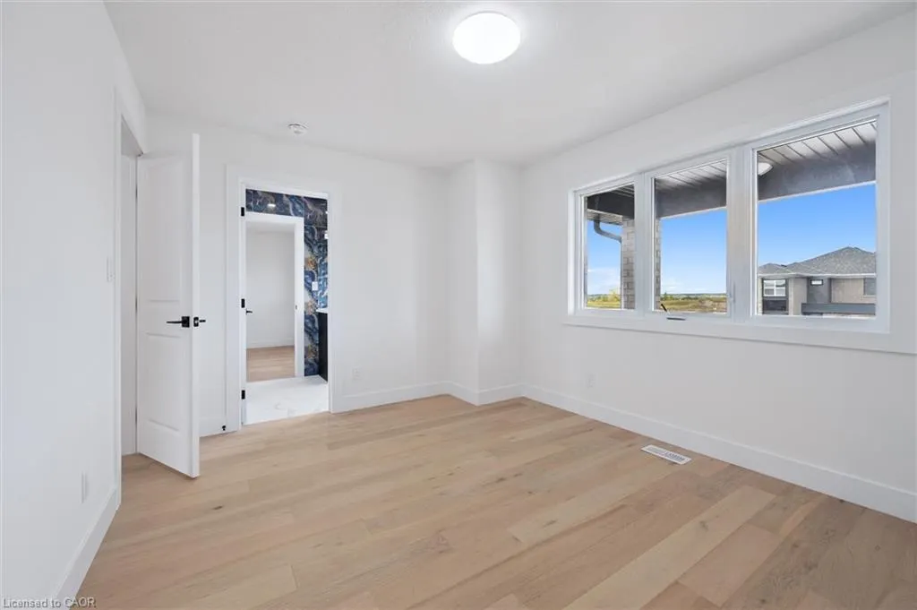 76 Sass Crescent