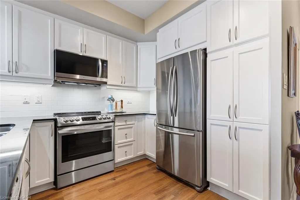 539 Belmont Avenue W, #906