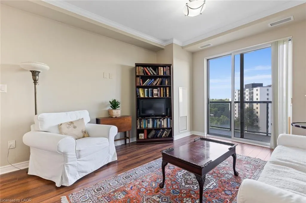 539 Belmont Avenue W, #906