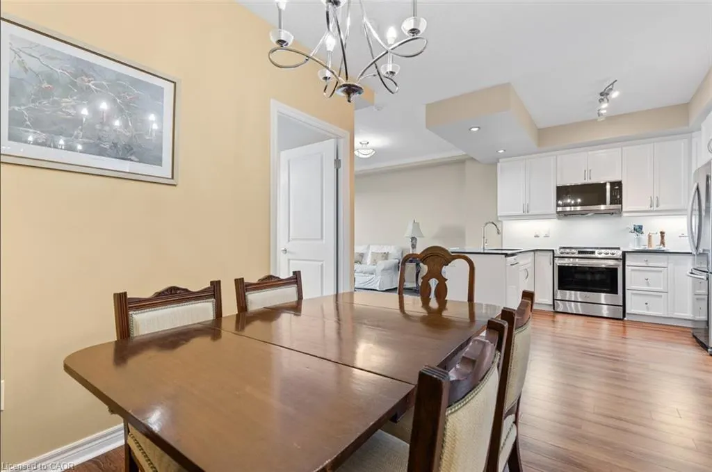 539 Belmont Avenue W, #906