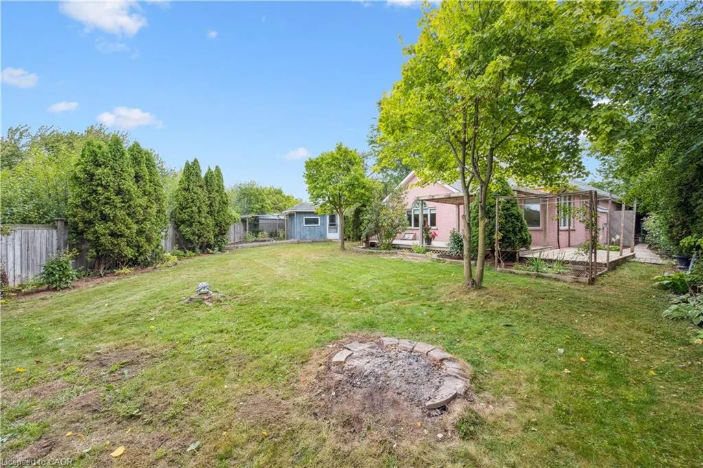 22 Windward Place