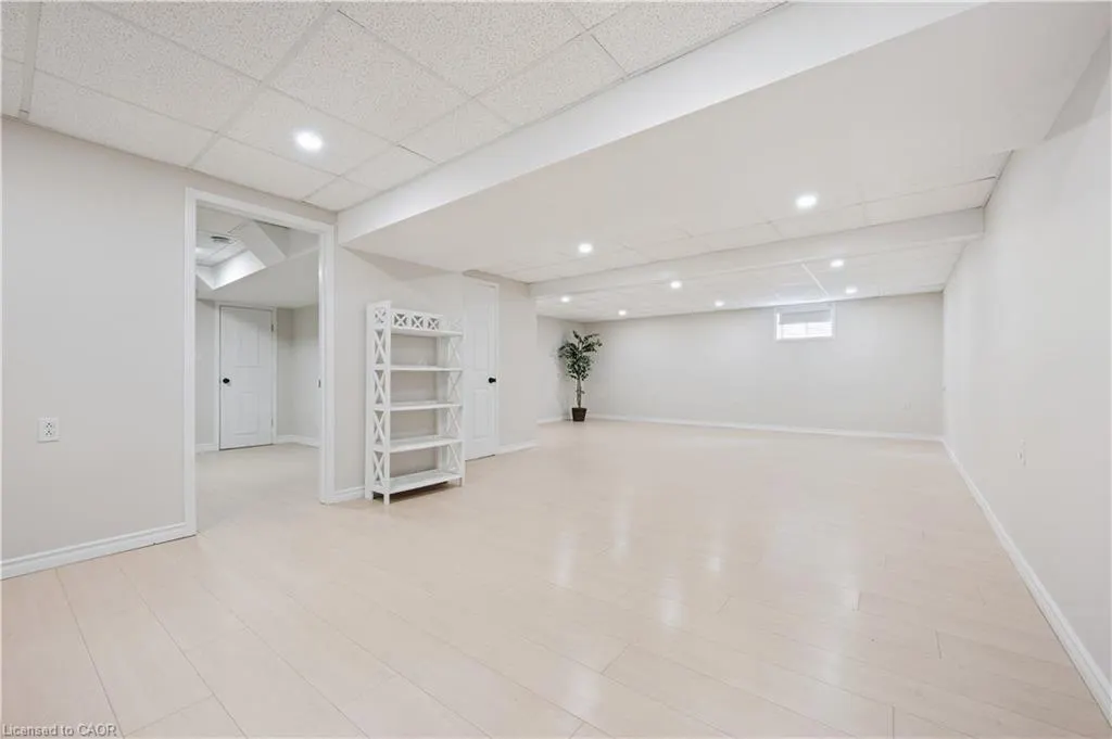 22 Windward Place