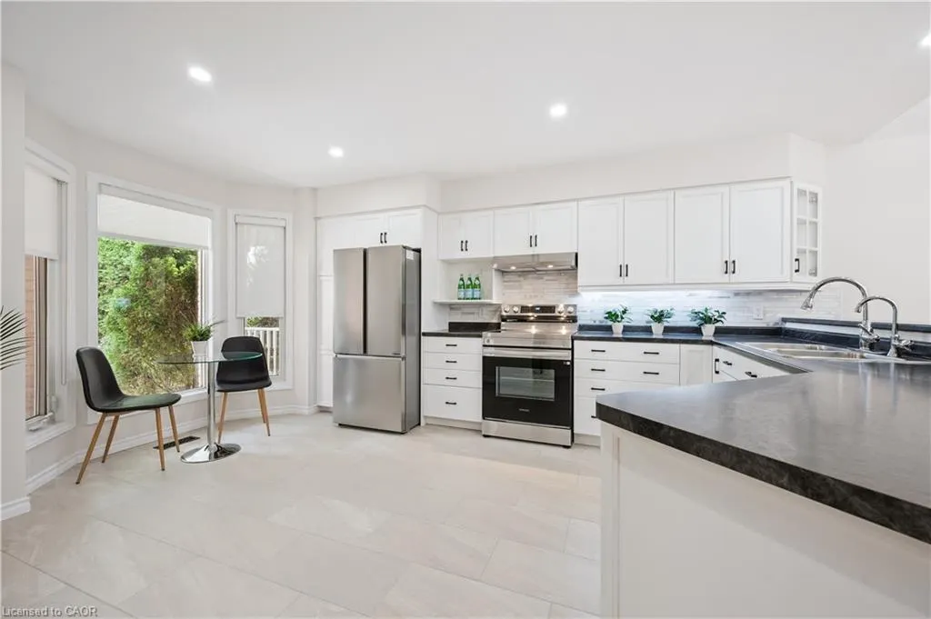 22 Windward Place