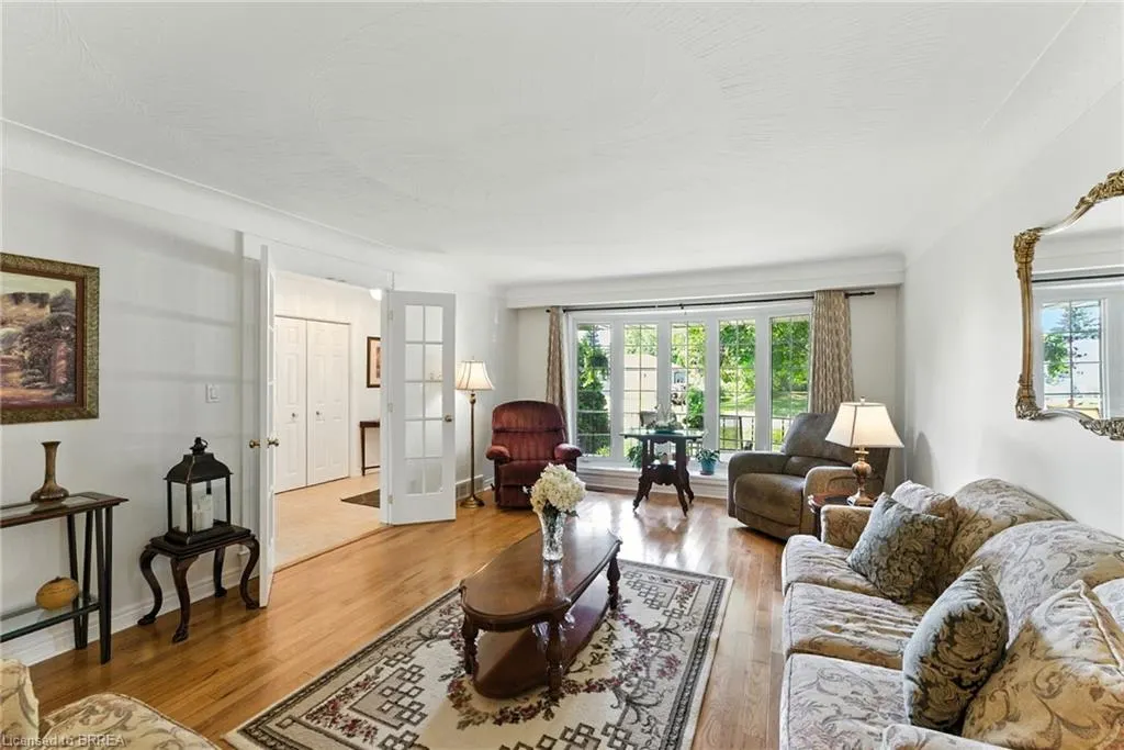 18 Algonquin Avenue