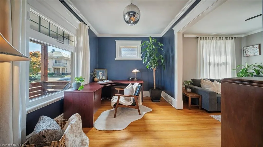 30 Lyons Avenue