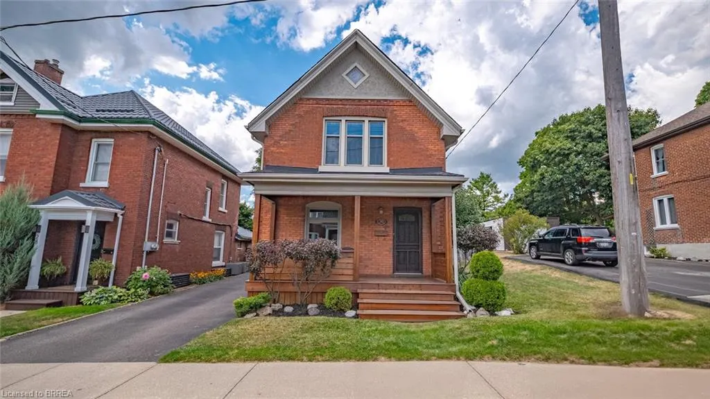 30 Lyons Avenue