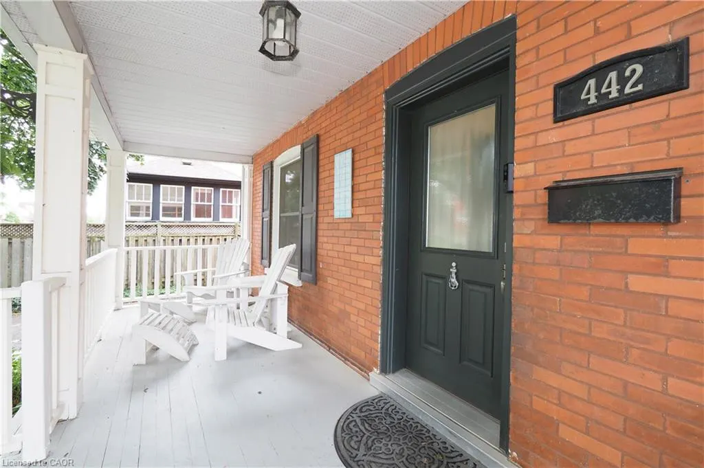 442 Lowther Street S