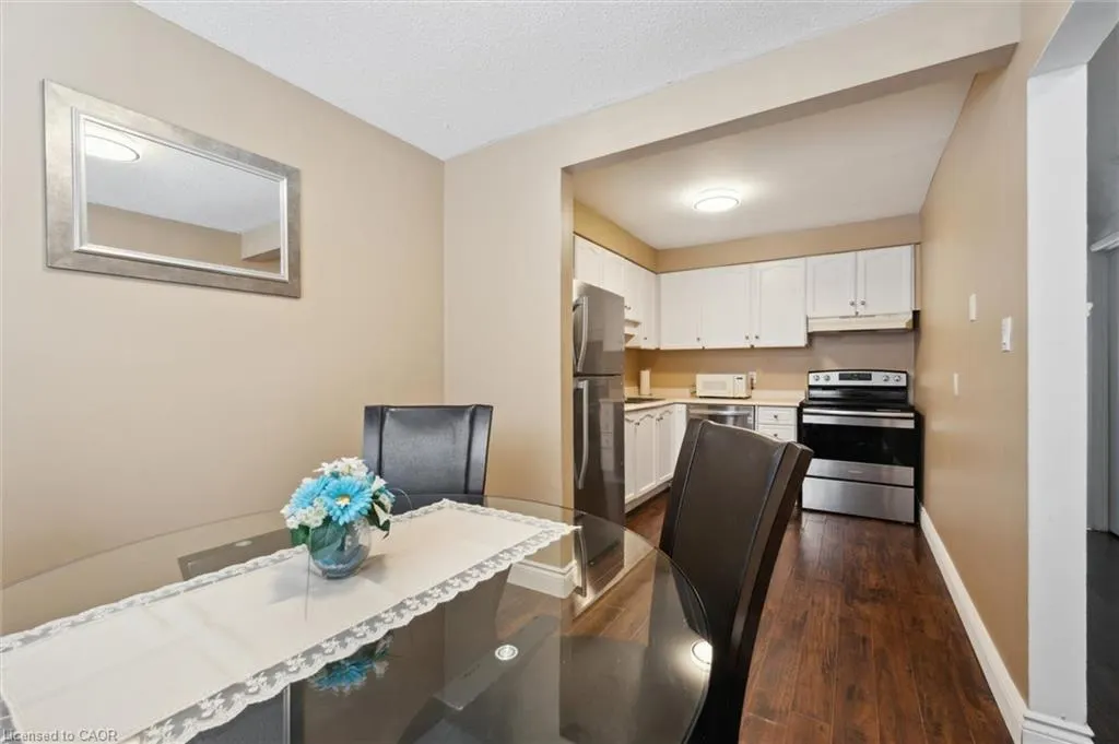 293 Fairway Road N, #33