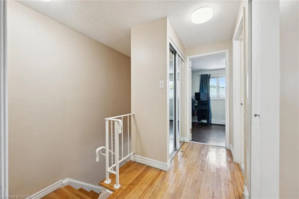 293 Fairway Road N, #33